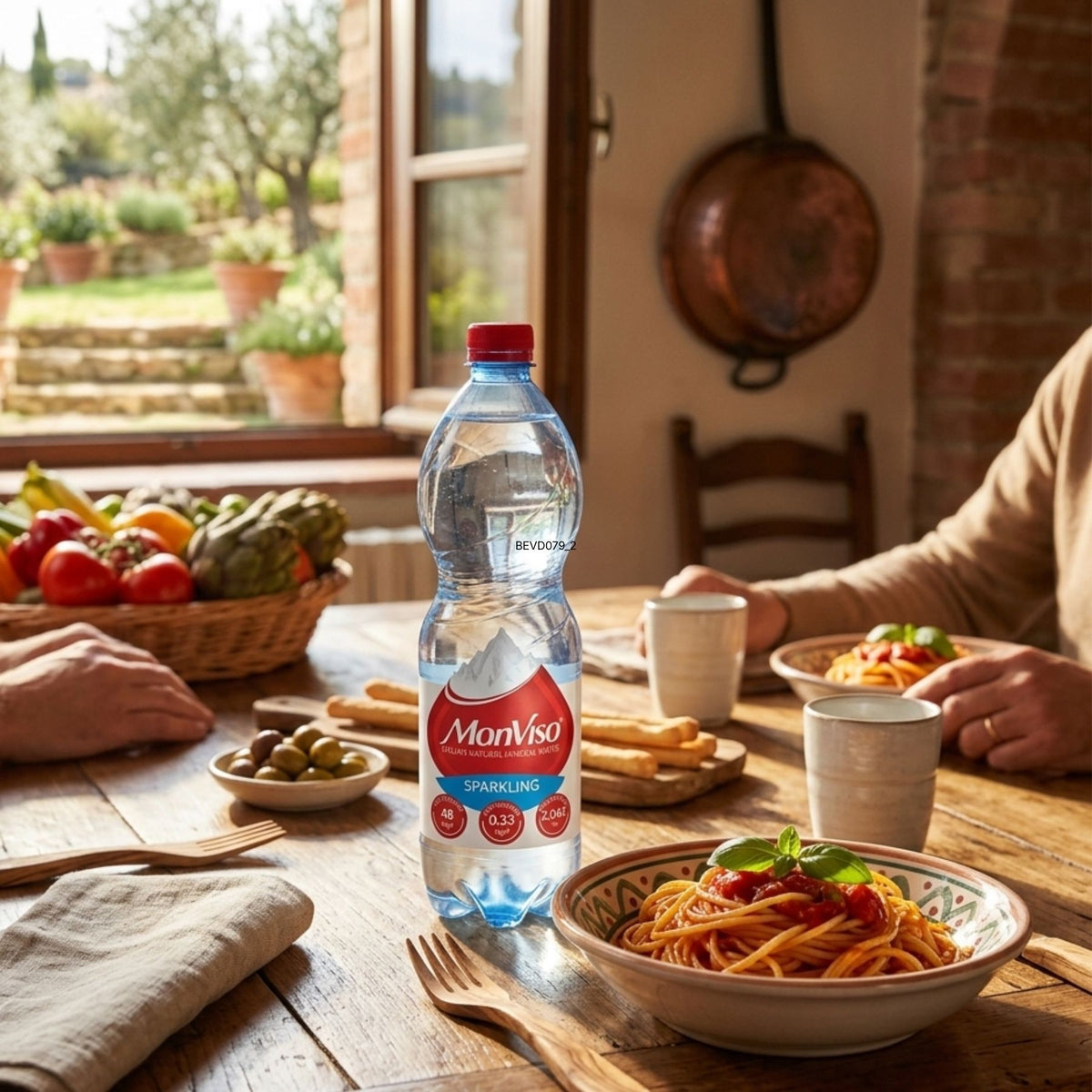 Water Sparkling Italian 1L x 6 bottles image 3