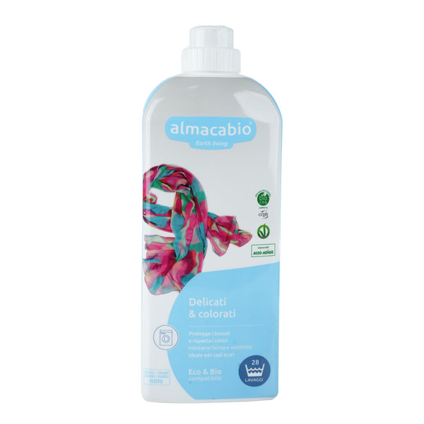 Delicate & Colour Liquid Laundry Detergent image 1