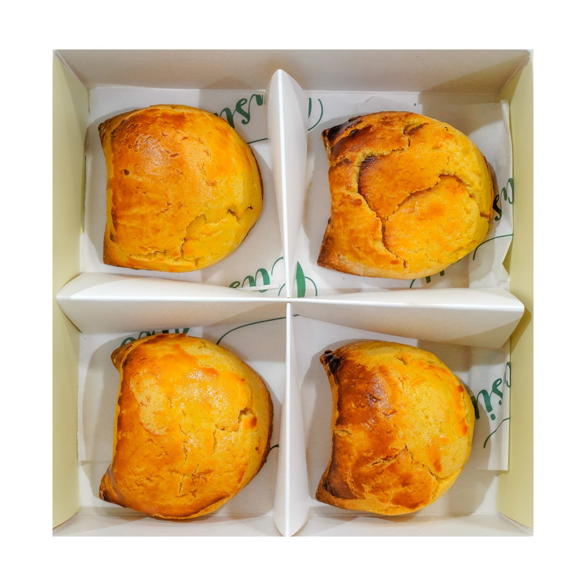 Freshly Baked Sfogliatella Frolla 4pcs image 1